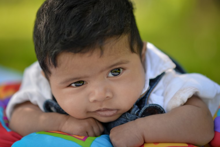 natural baby photo shoot Cotswolds Matara