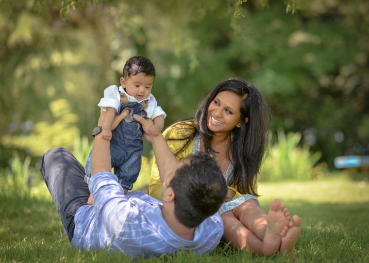 outdoor family photo shoot Cotswolds Matara