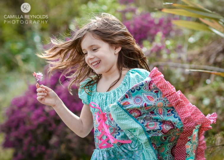 natural children photography girl photo shoot Cotswolds