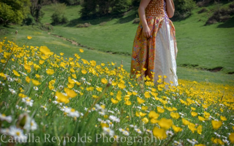 natural children photography girl photo shoot Cotswolds