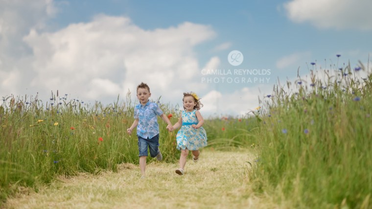 children natural family photo shoot Cotswolds