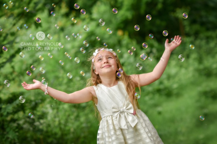 bubbles children photo shoot Gloucestershire Cotswolds