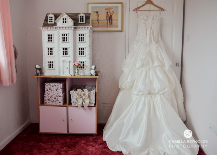 wedding dress bridal gown cotwold photography