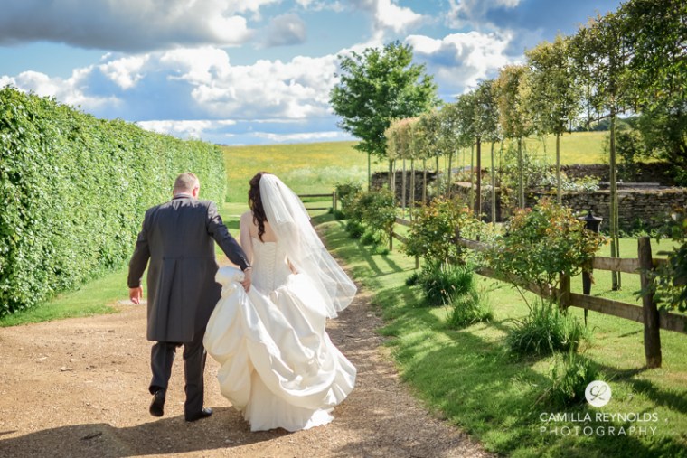 Cripps barn  Cotwold natural wedding photography