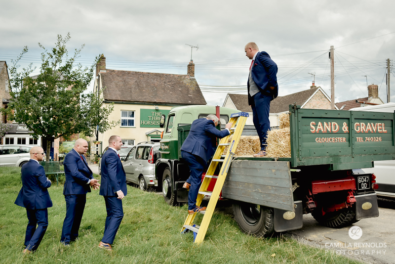 cotswold wedding photographer milton end farm barn (16)