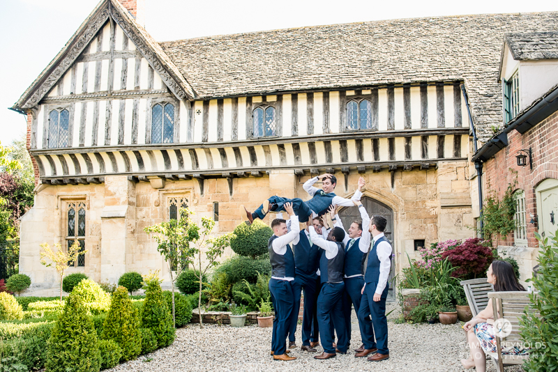 Gloucestershire Brockworth court barn wedding photography (6)