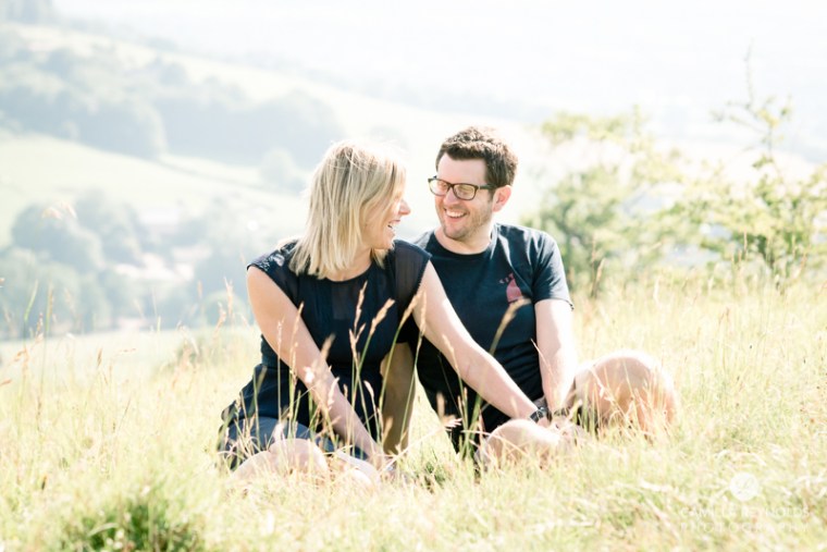 couple pregnancy photo session Cotwolds