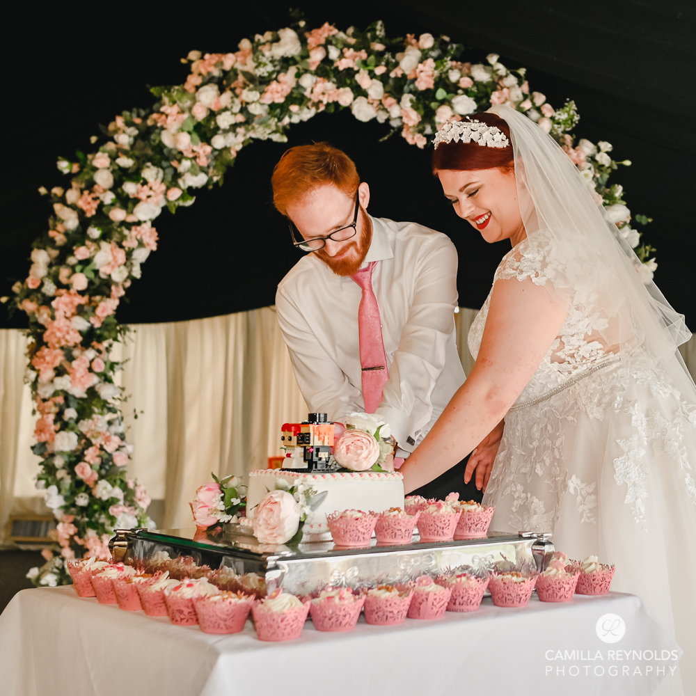 cake cutting wedding photography oxfordshire