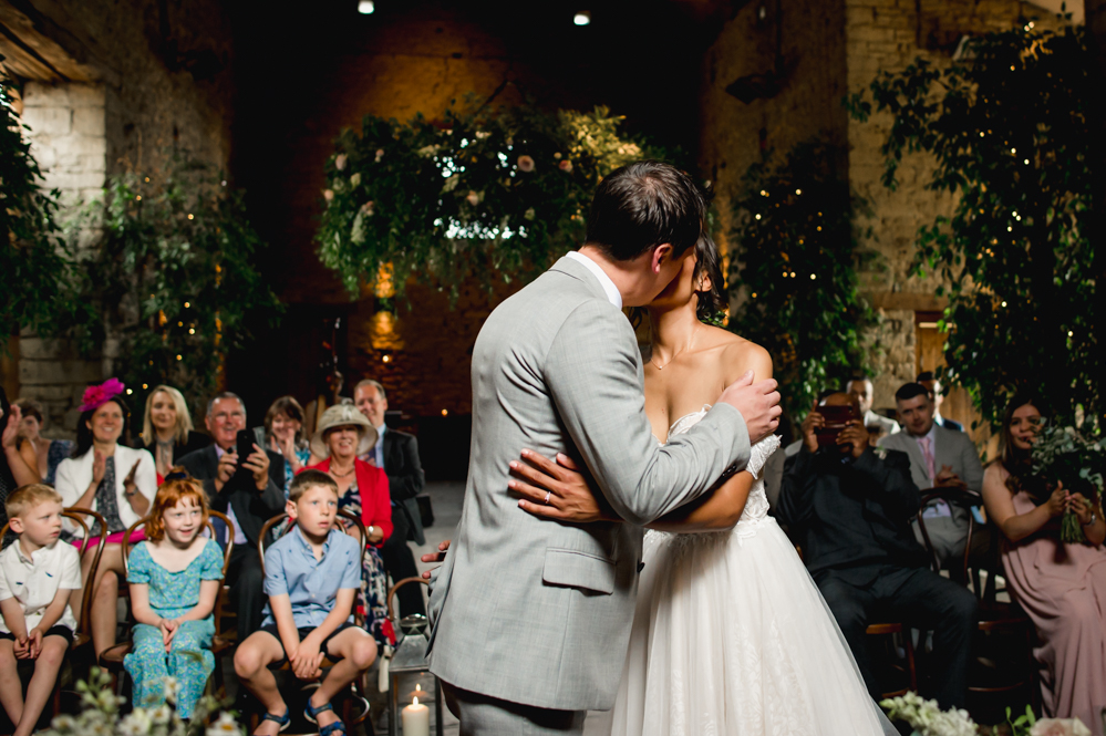 wedding kiss cripps barn gloucestershire photography
