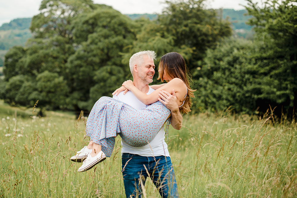 couple in love countryside photo shoot