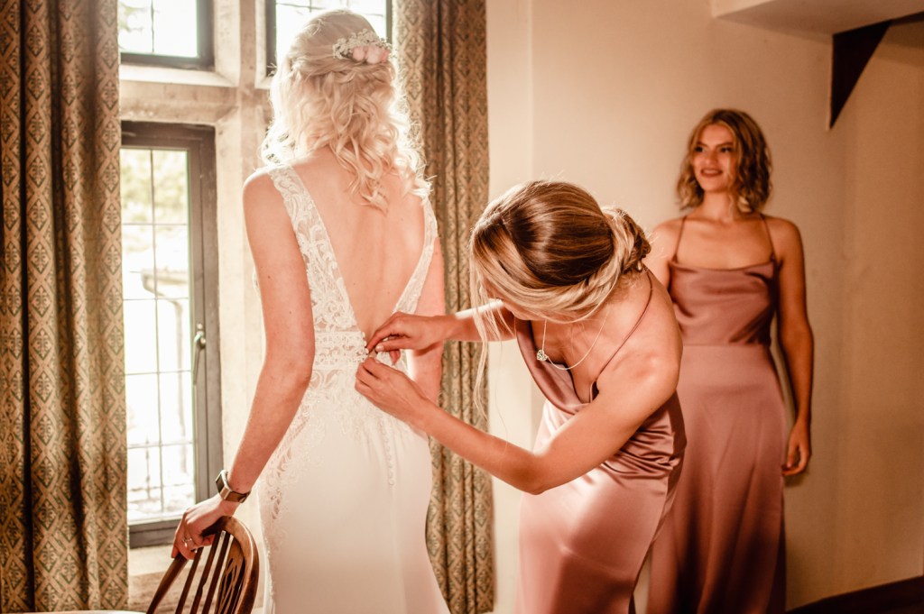 bride dress buttoned natural wedding photography cotswolds