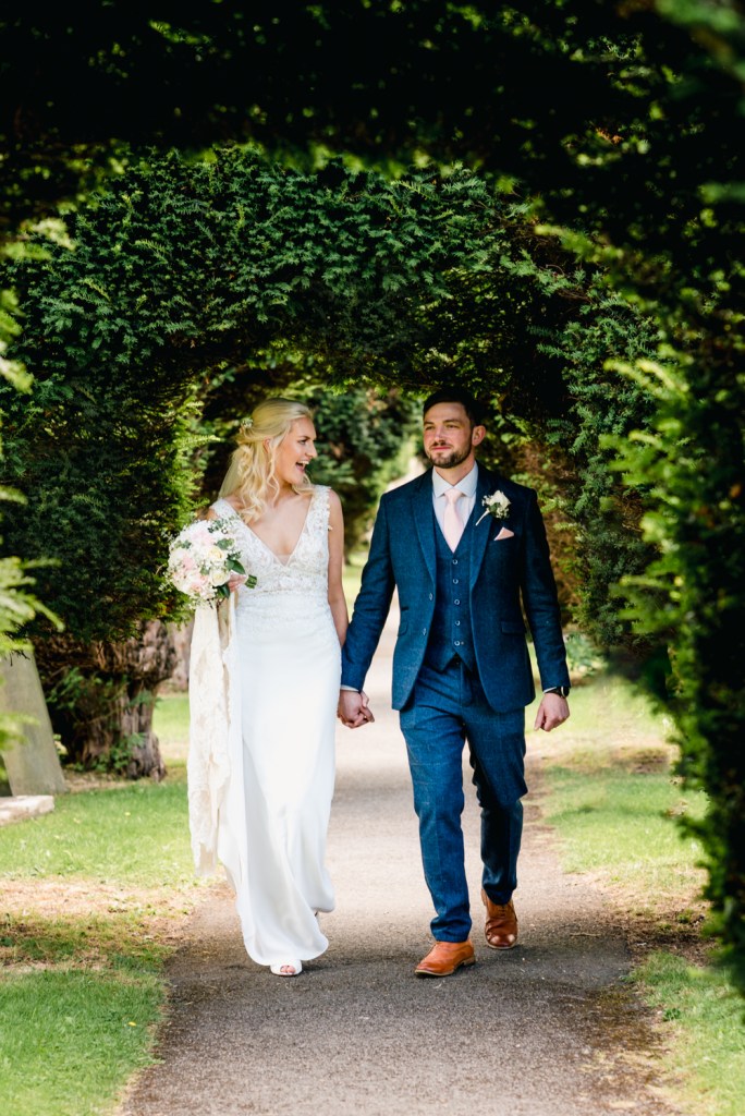 painswick yew trees natural wedding photography 