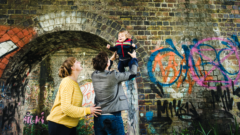 graffiti bridge urban family photo shoot