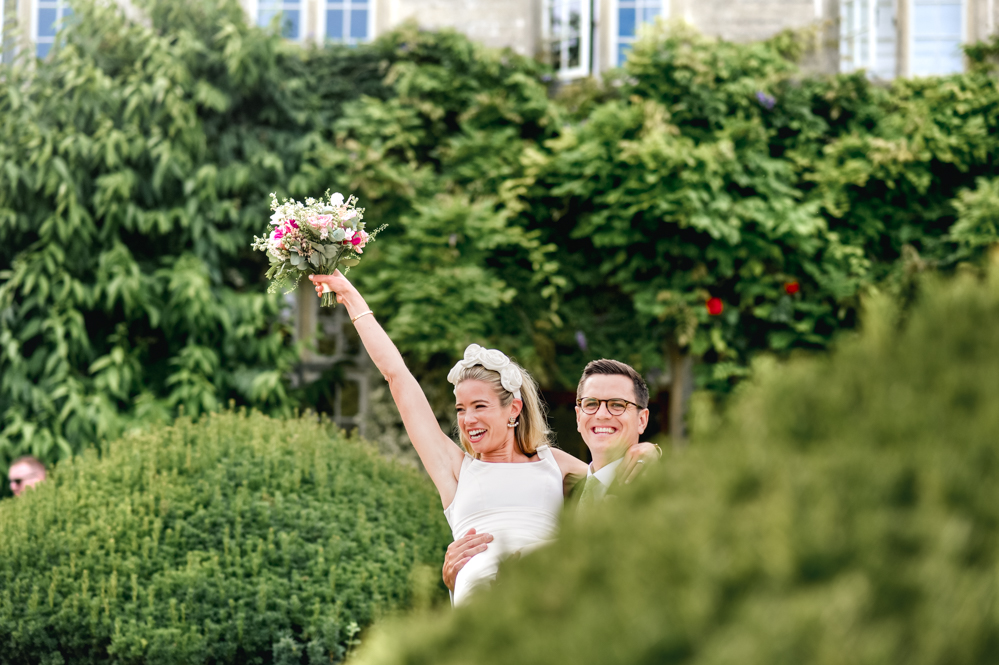 fun relaxed wedding photography 