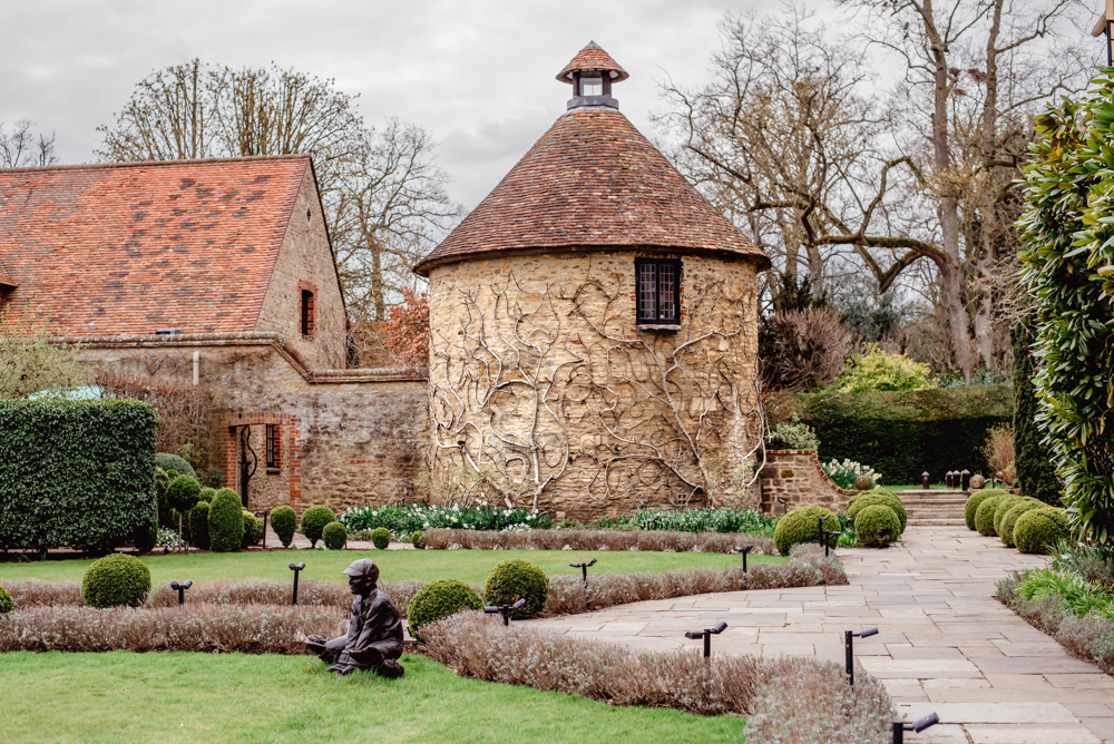 engalnd cotswolds hotel garden le manoir