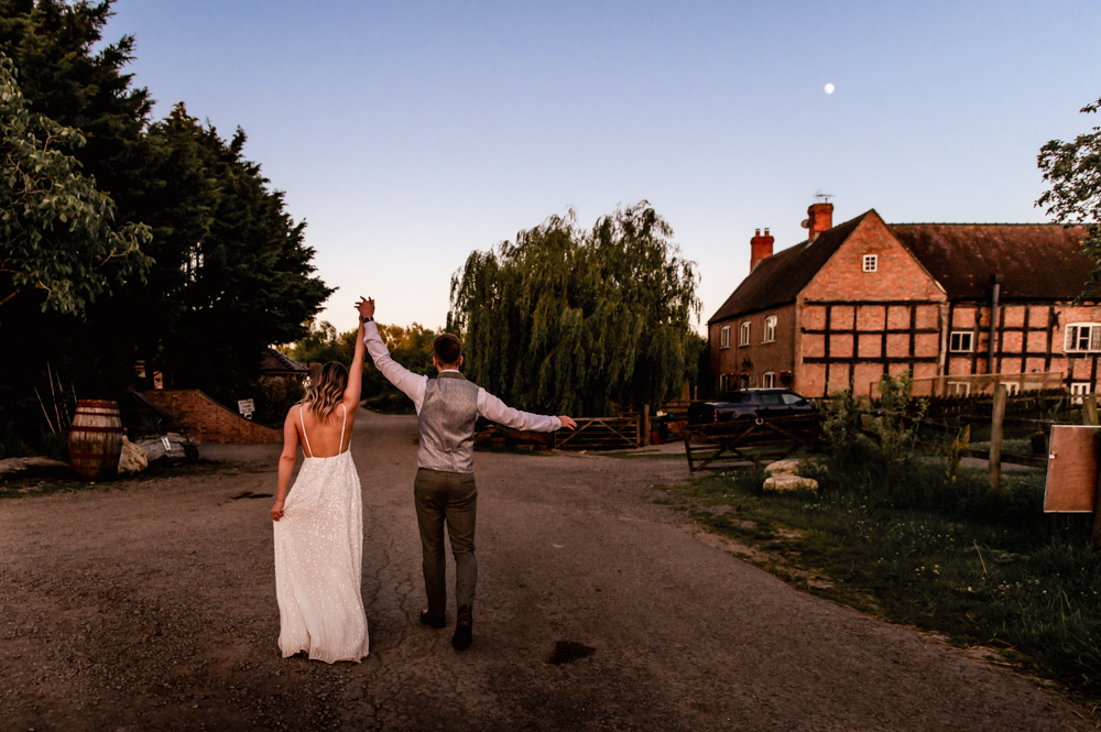 moody dramatic wedding photographers