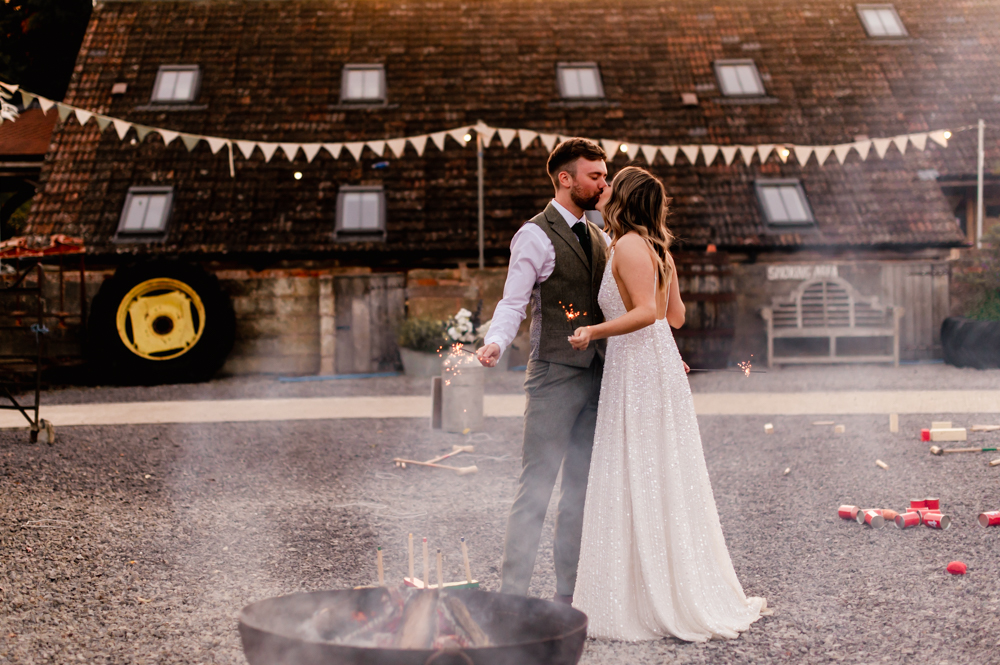 fun relaxed wedding photography