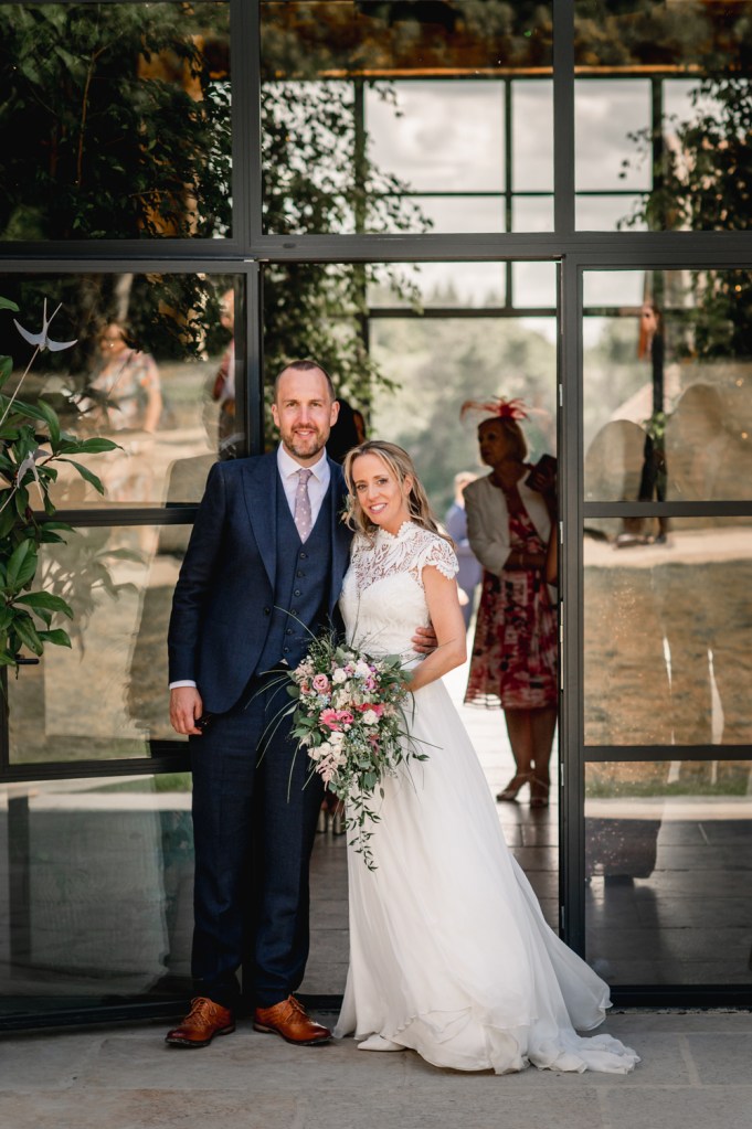 bride and groom cotswolds