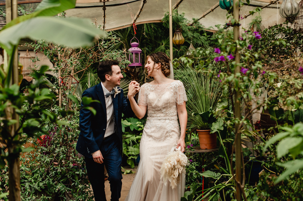 fun relaxed wedding photography