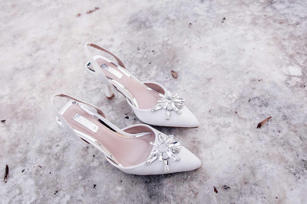 bridal shows in the snow sparkly