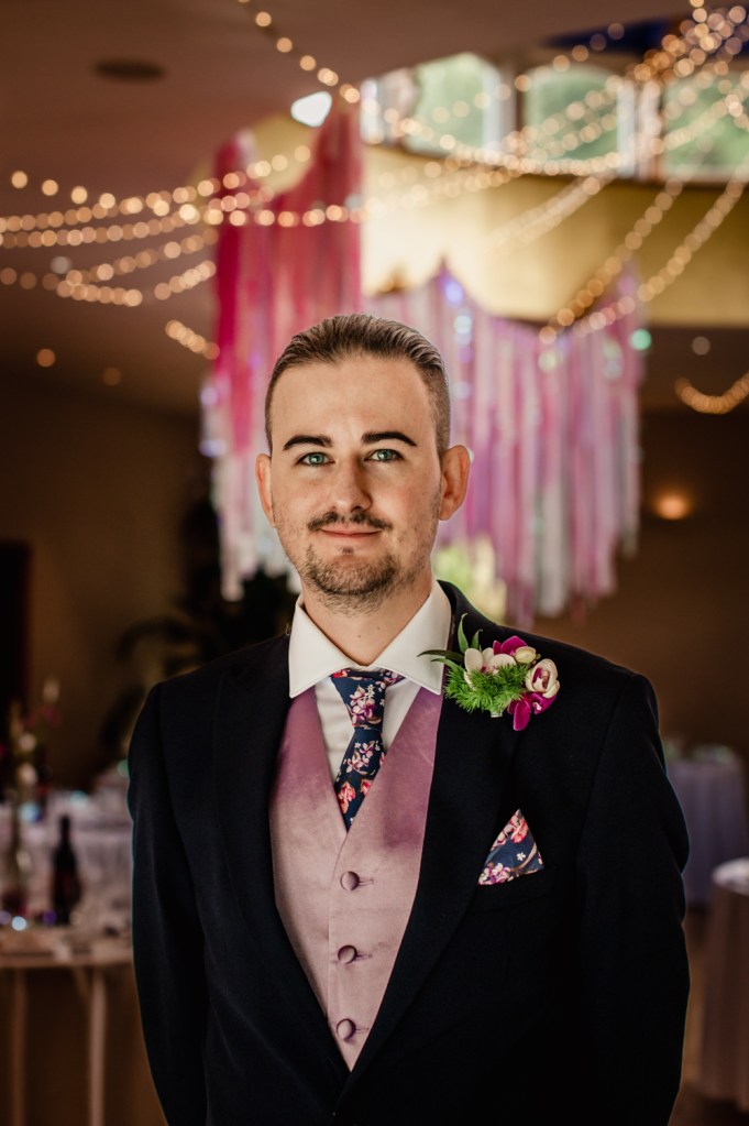 groom pink accessories 