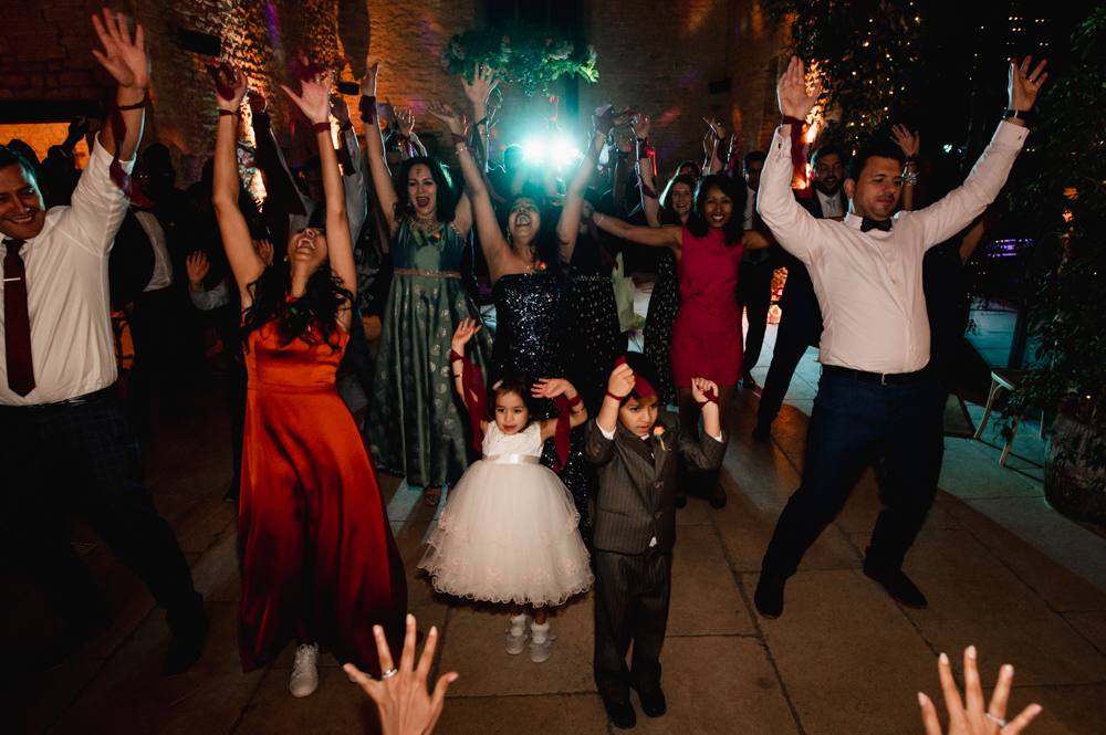 guests dancing wedding