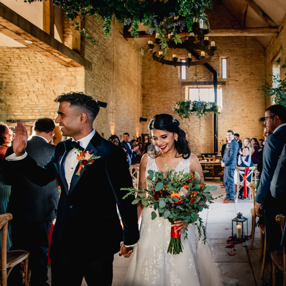bride and groom old gore barn