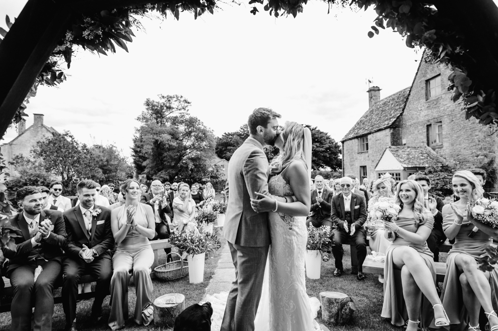 outdoor wedding  old lodge  cotswolds stroud