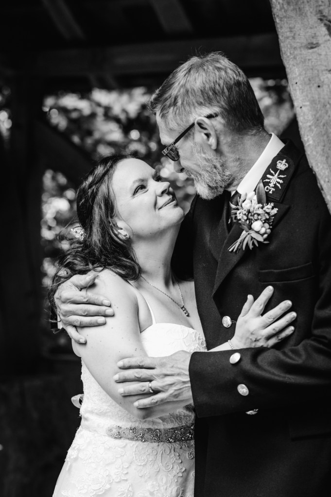 bride and groom classic posrtrait