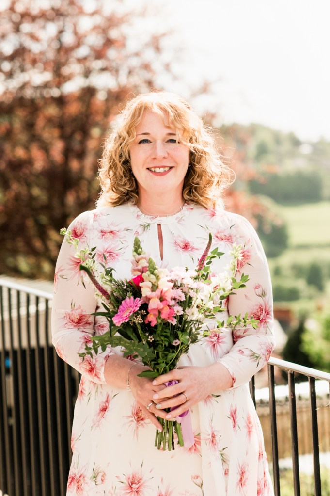 bride summer wedding floral