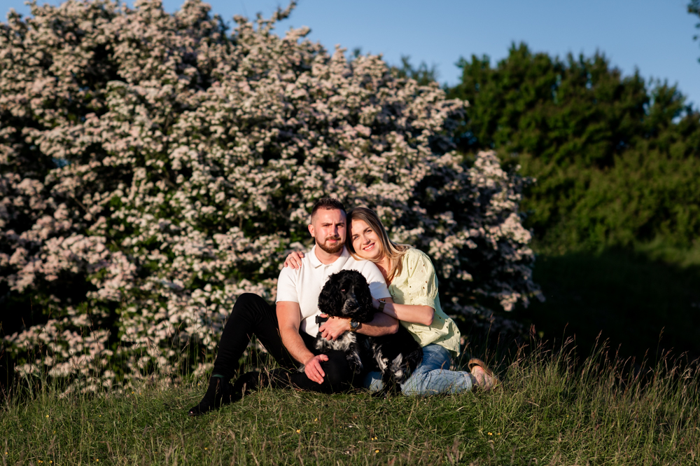 couple photo shoot with dog