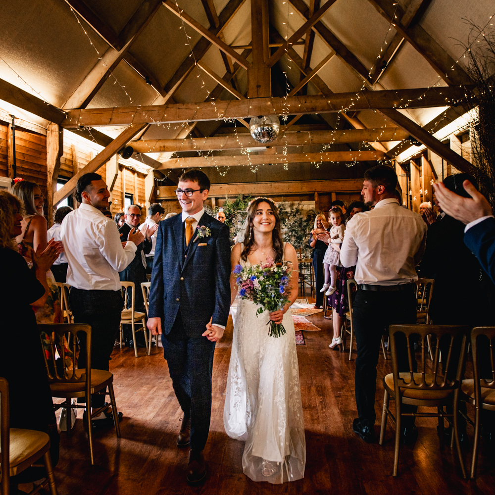 wellington barn wiltshire. wedding photos