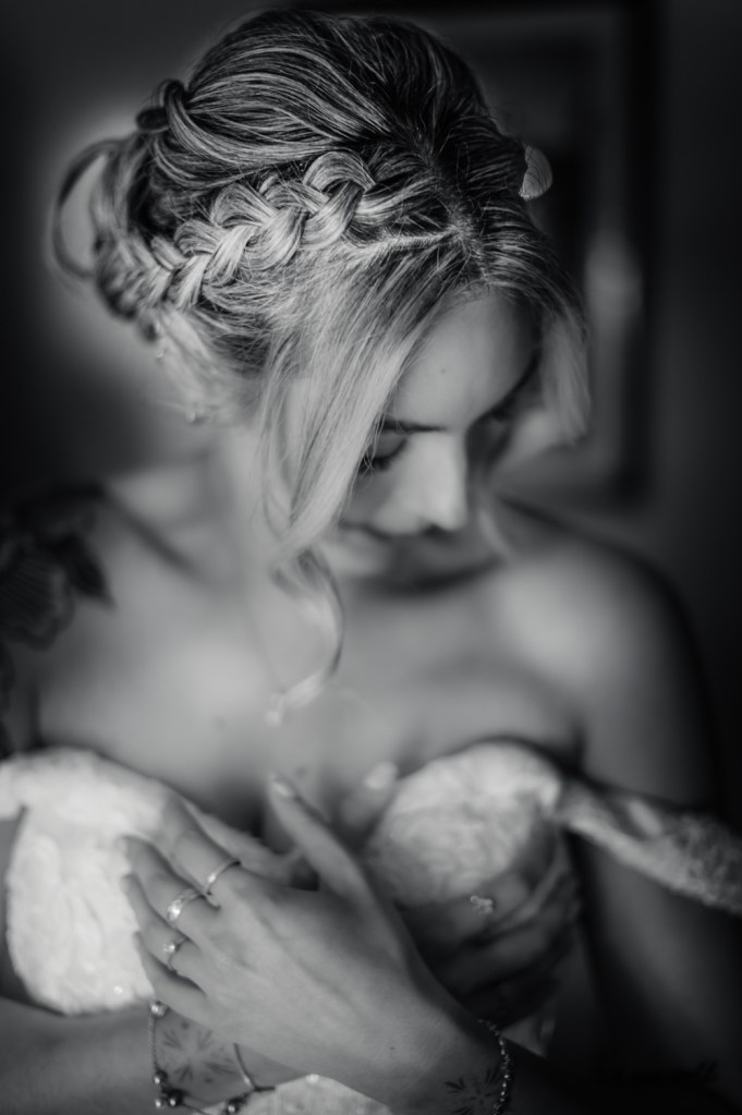bride portrait black and white