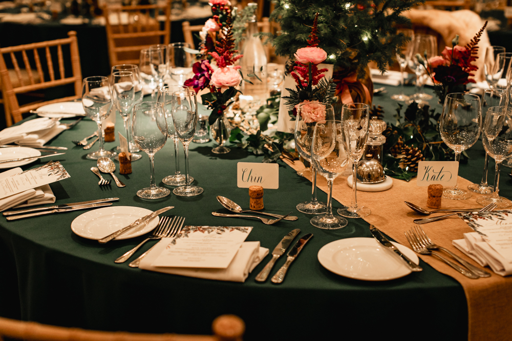 table setting christmas