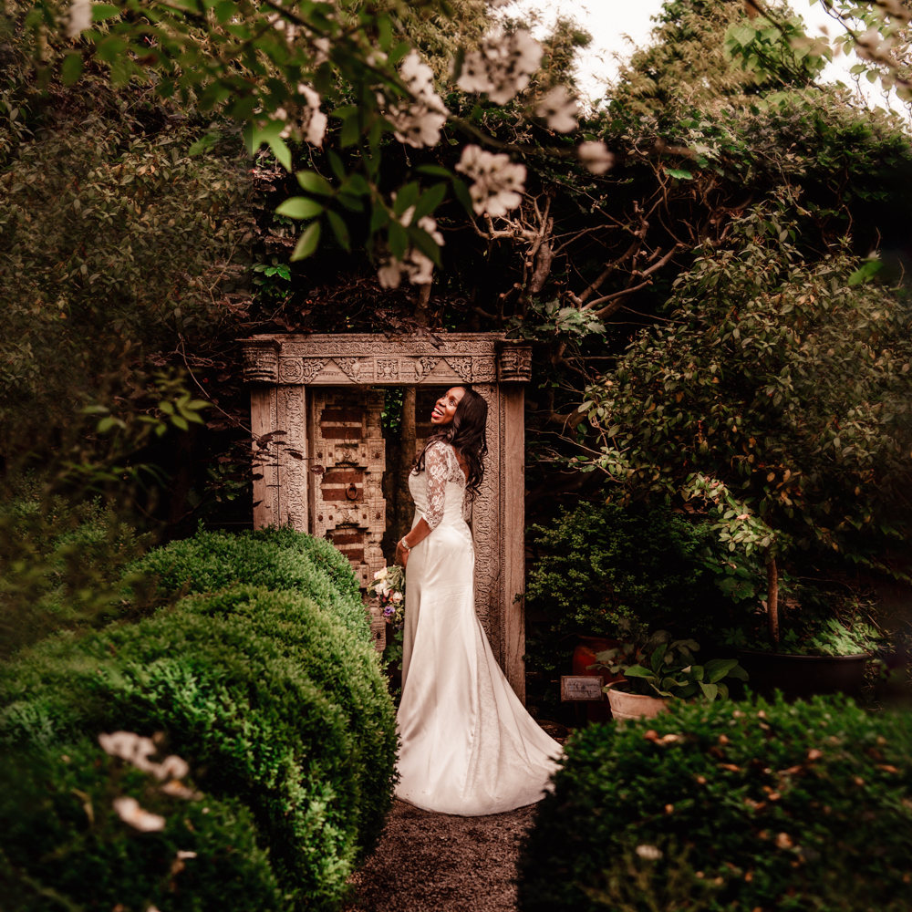 bride dramatic photos  matara centre wedding