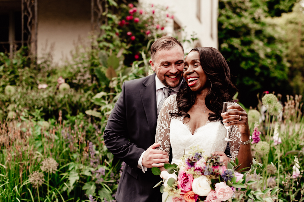 bride and groom matara garden wedding photography