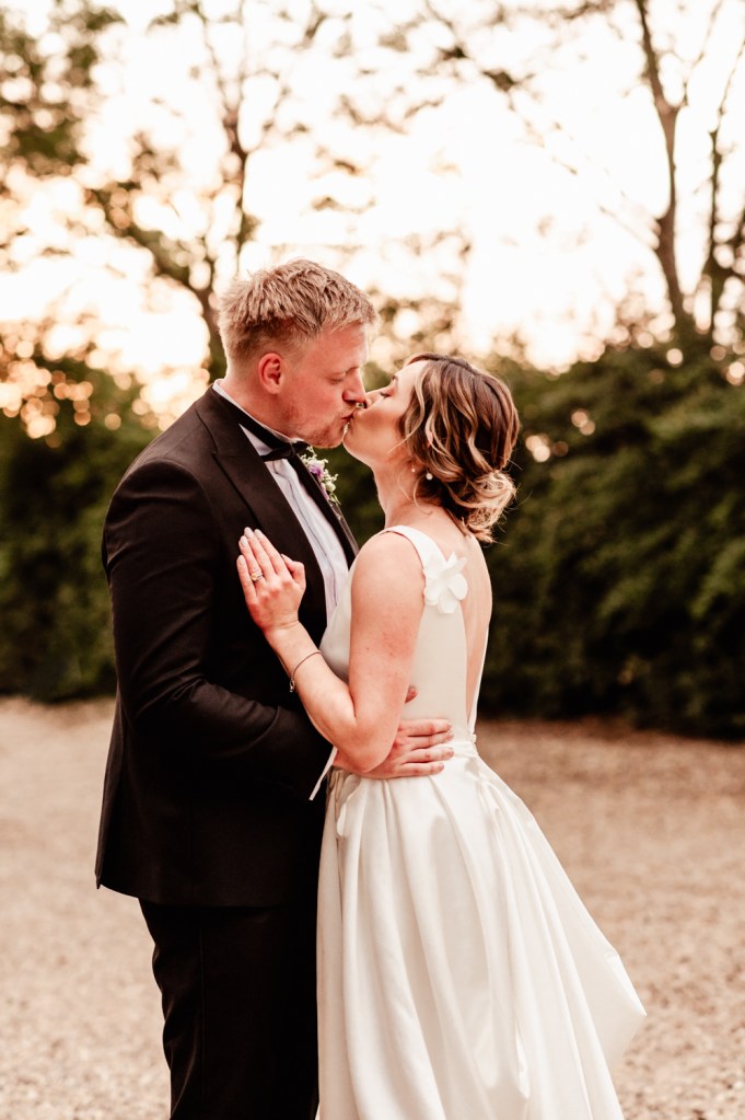 bride and groom oxfrordshire wedding