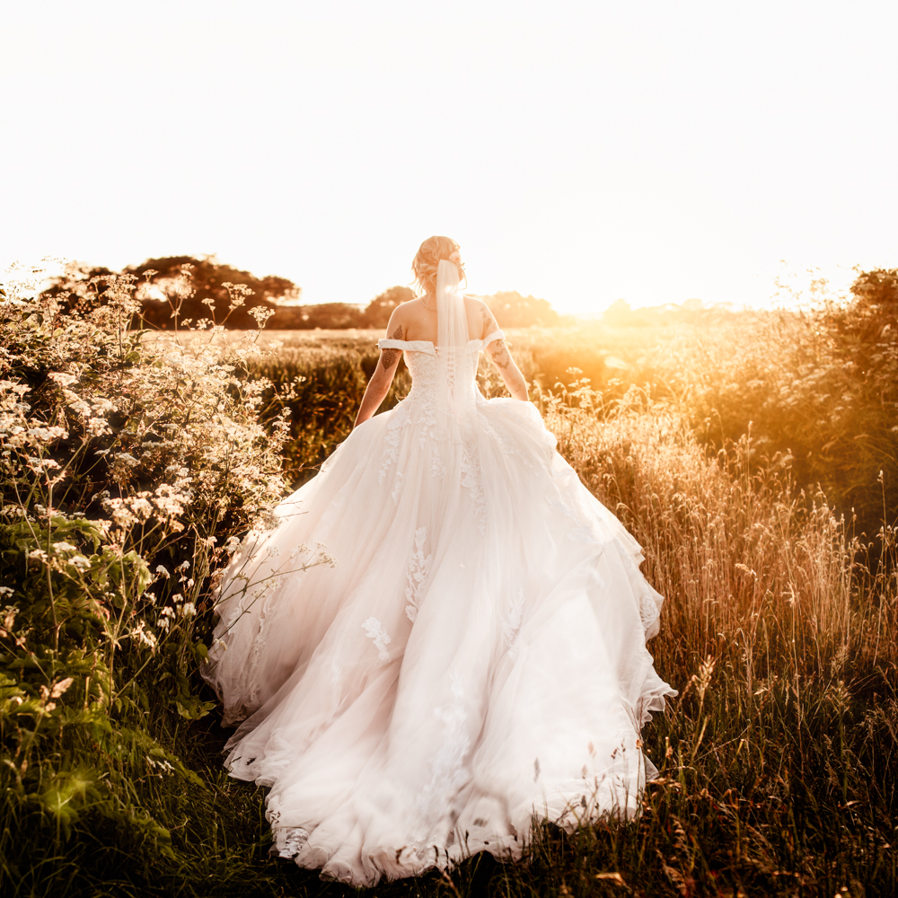bride countryside wedding barn cotswolds