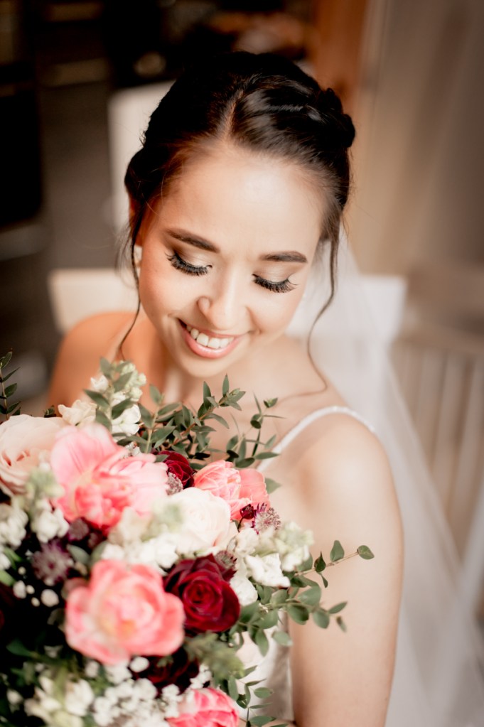 bride natural wedidng photographer