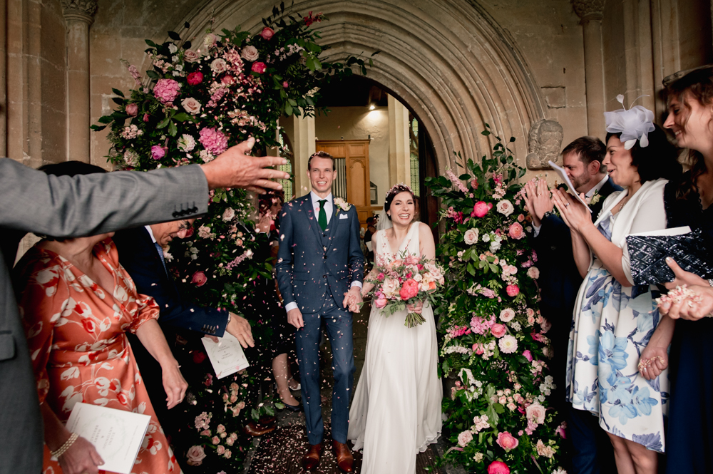 gloucestershire wedding photography cotswolds confetti