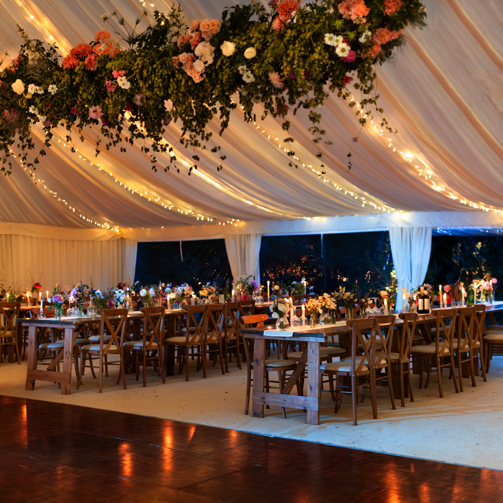 atmospheric colourful wedding cotswolds