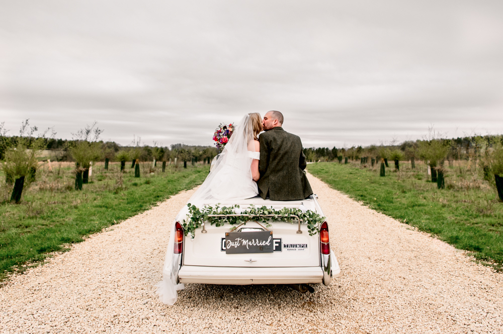 beautiful natural wedding photography cotswolds