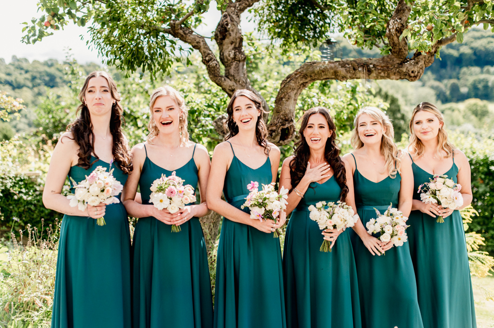 bridesmaids natural wedding photos