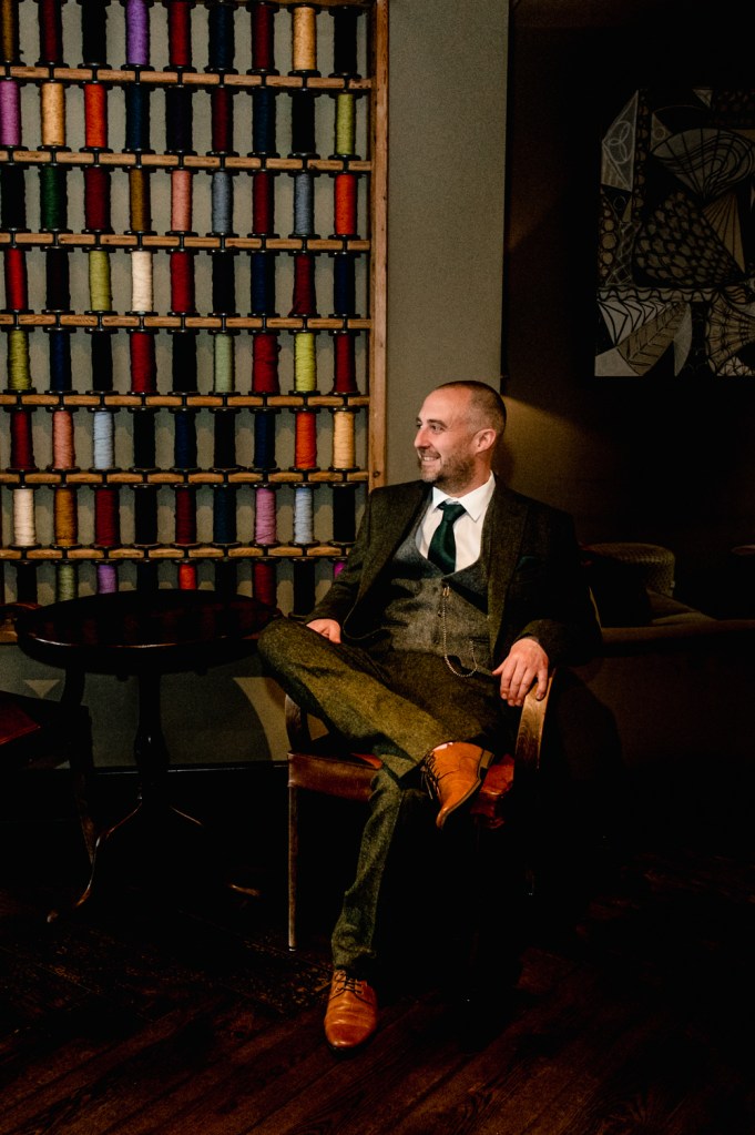 Kings head hotel cirencester wedding photographer