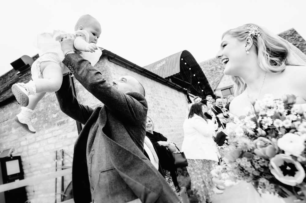 natural wedding photos cotswolds