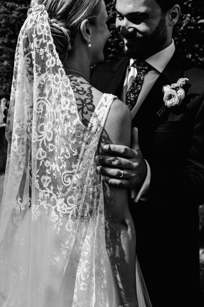 relaxed wedding photography cotswolds