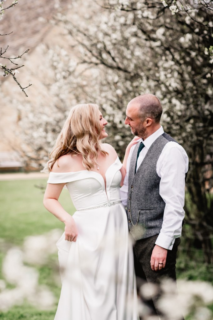 romantic wedding cotswolds spring