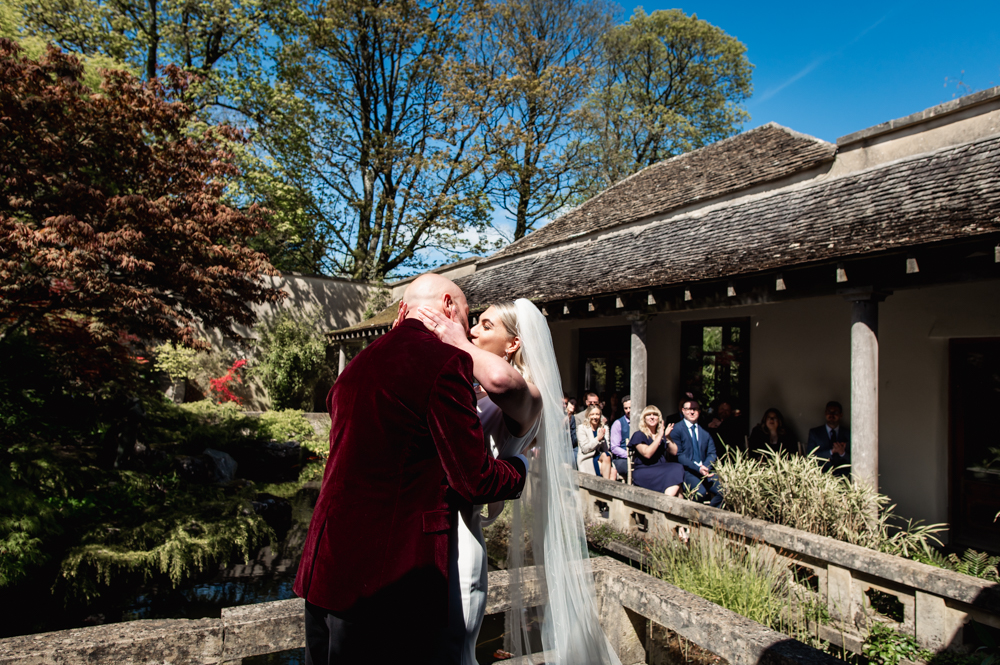 clear vibrant wedding photos