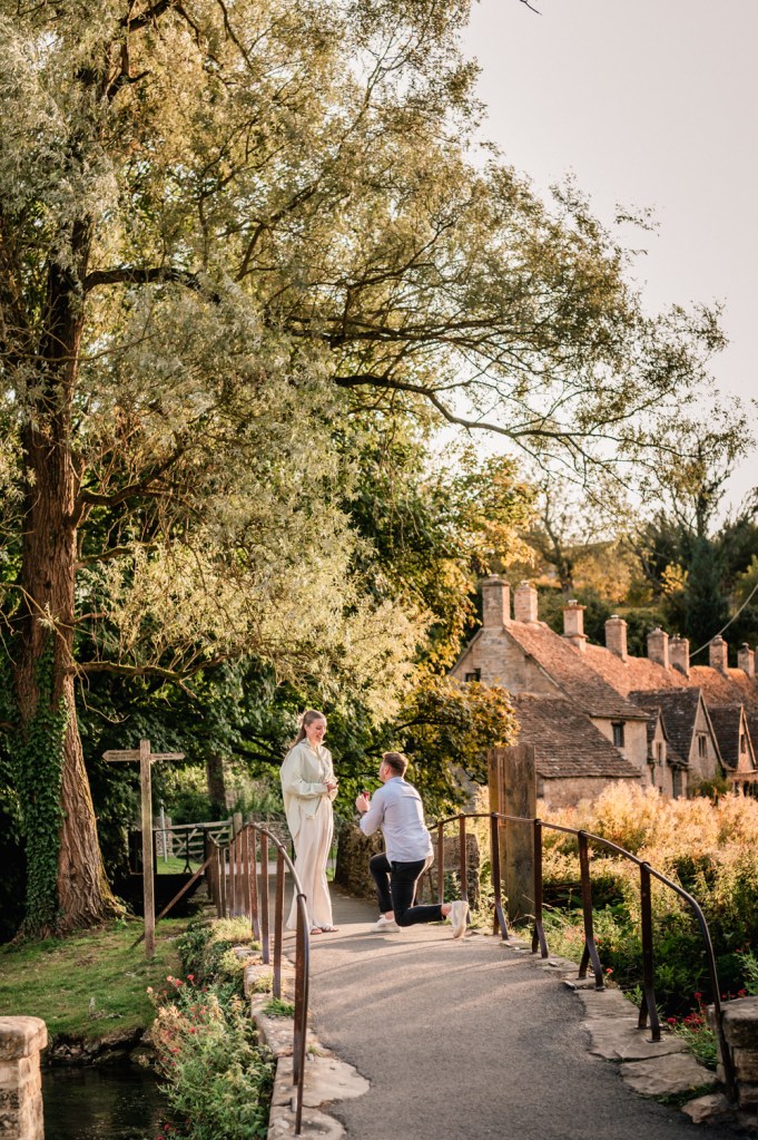 man down on one knee proposal