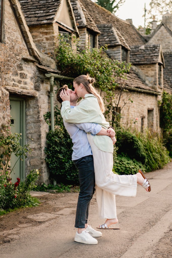 bibury couple photo shoot
